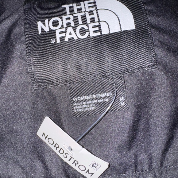 NEW The North Face Women’s 2000 Retro Nuptse Jacket in TNF Black/Recycled Down - Picture 11 of 11